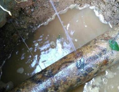 金堂楼顶渗水维修公司分享下地暖漏水的原因及检测方法。